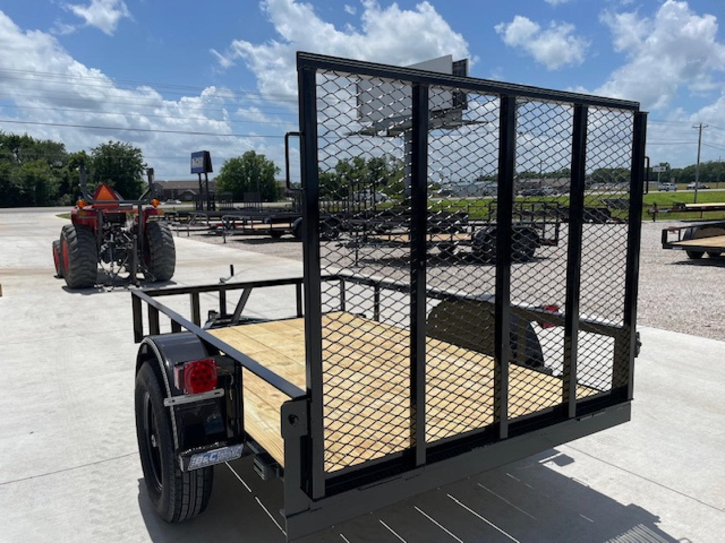 New 2026 DAVIDSON 5X8 SINGLE AXLE UTILITY W/ 4' GATE