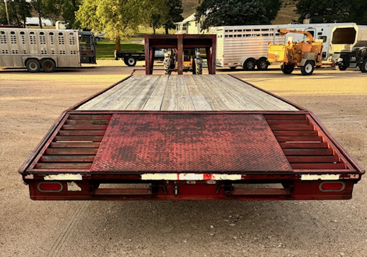 Used 1992 Titan Trailer Flatbed Deckover Trailer