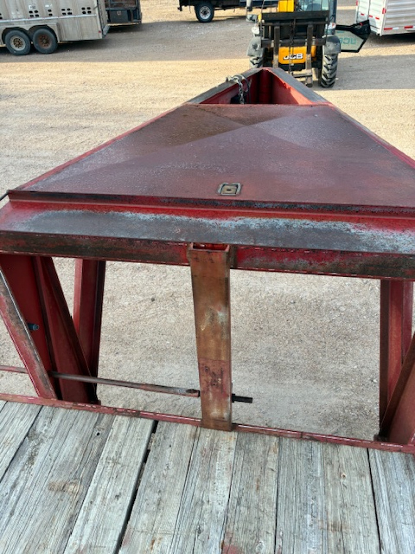 Used 1992 Titan Trailer Flatbed Deckover Trailer