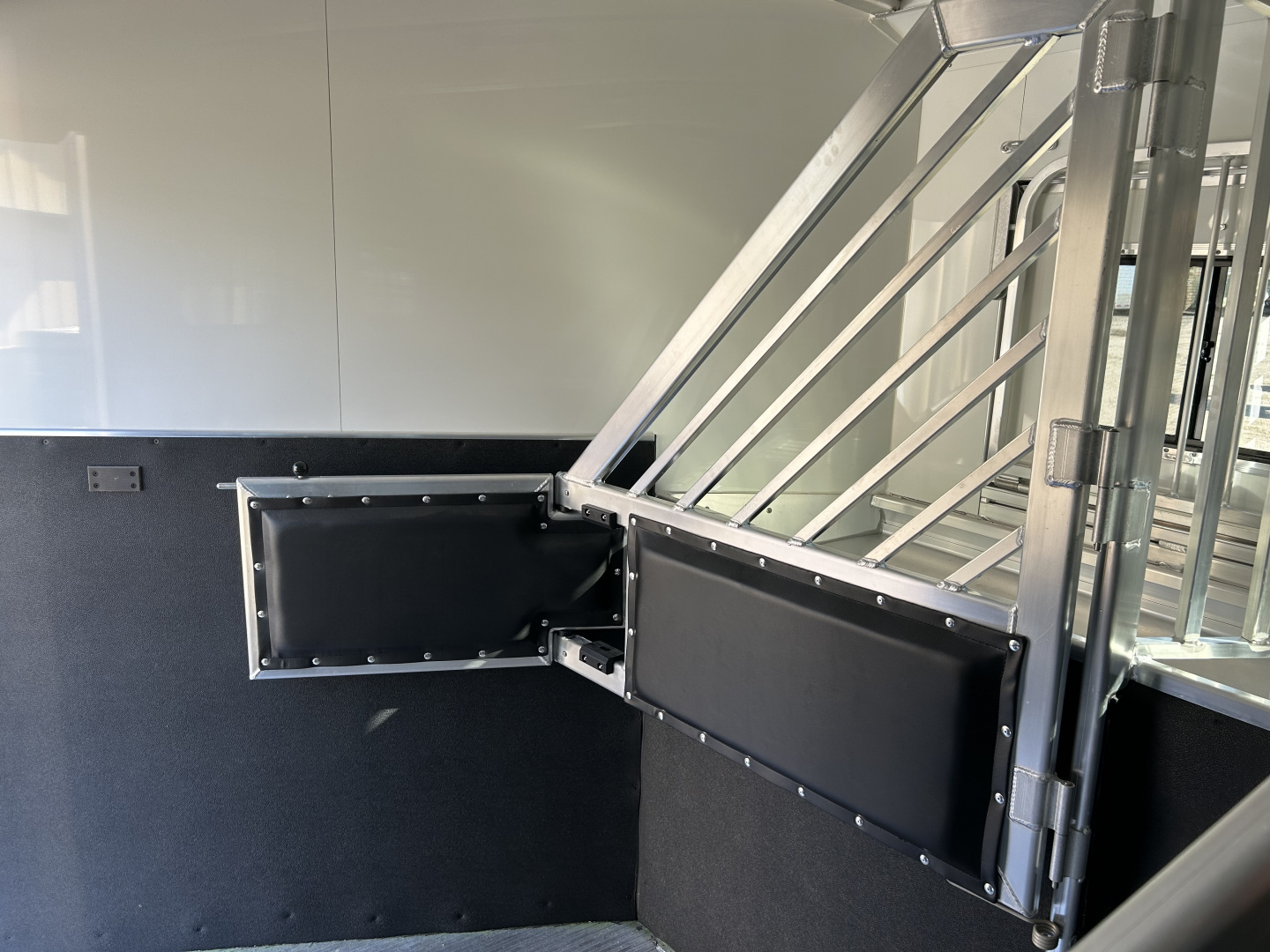 New 2026 Cimarron Norstar 3 Horse LQ