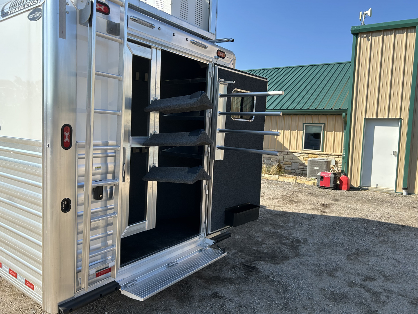 New 2026 Cimarron Norstar 3 Horse LQ