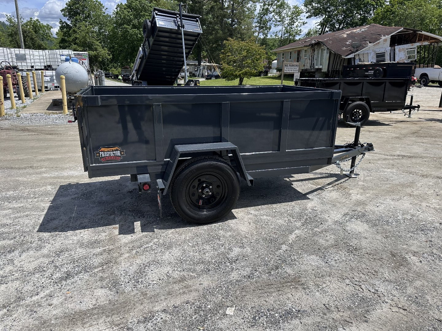 New 2025 Covered Wagon Trailers 4x8x2x3 Dump Trailer / 4x8 / 2' Side / 3500# axle / 2,000# Payload Capacity/ 1,000# Dump Capacity / Manual Hydraulic Pump