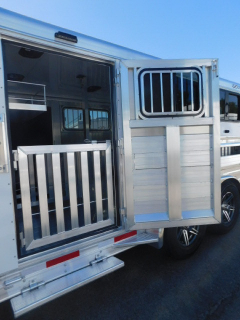 New 2026 Exiss Trailers Exhibitor 716W 6 Pen Stock Combo Trailer