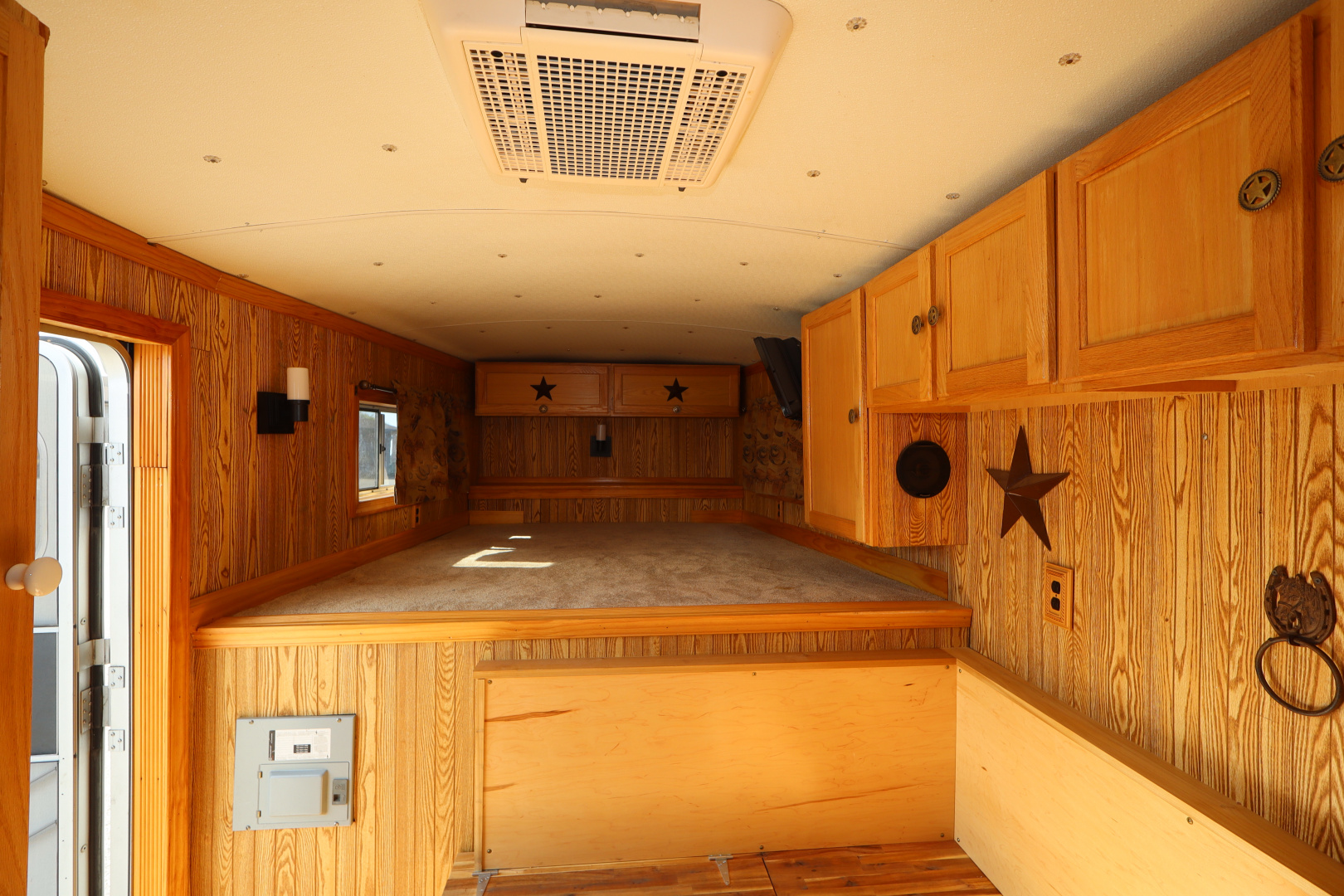 Used 2001 Elite Trailers 3 Horse Weekender Horse Trailer