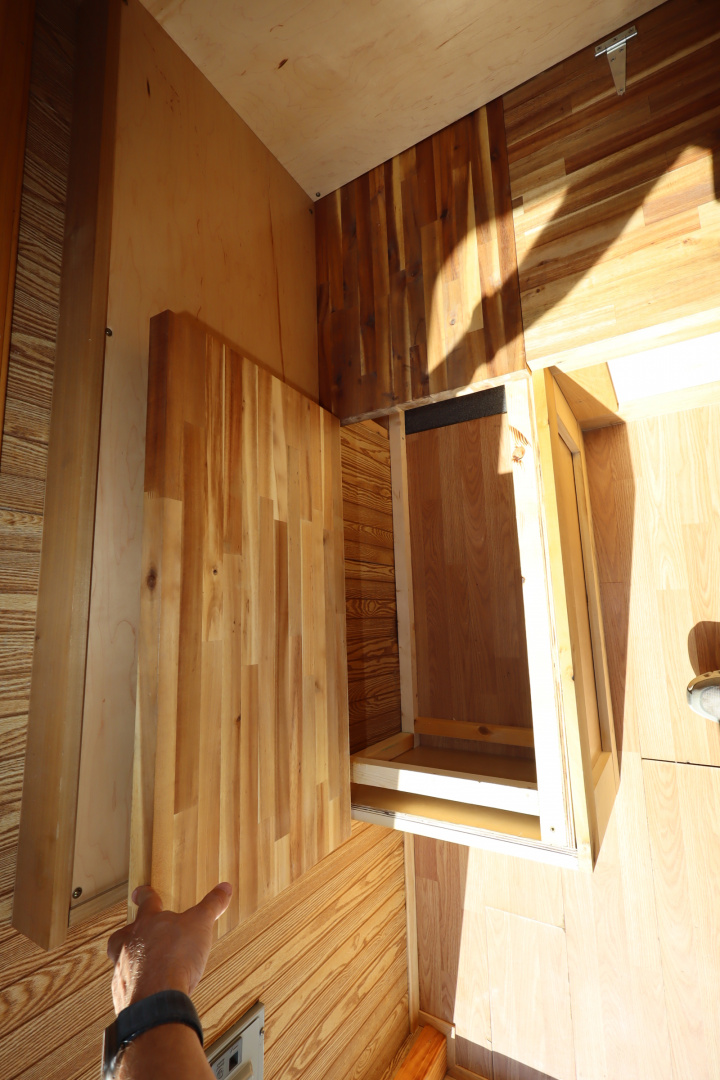 Used 2001 Elite Trailers 3 Horse Weekender Horse Trailer