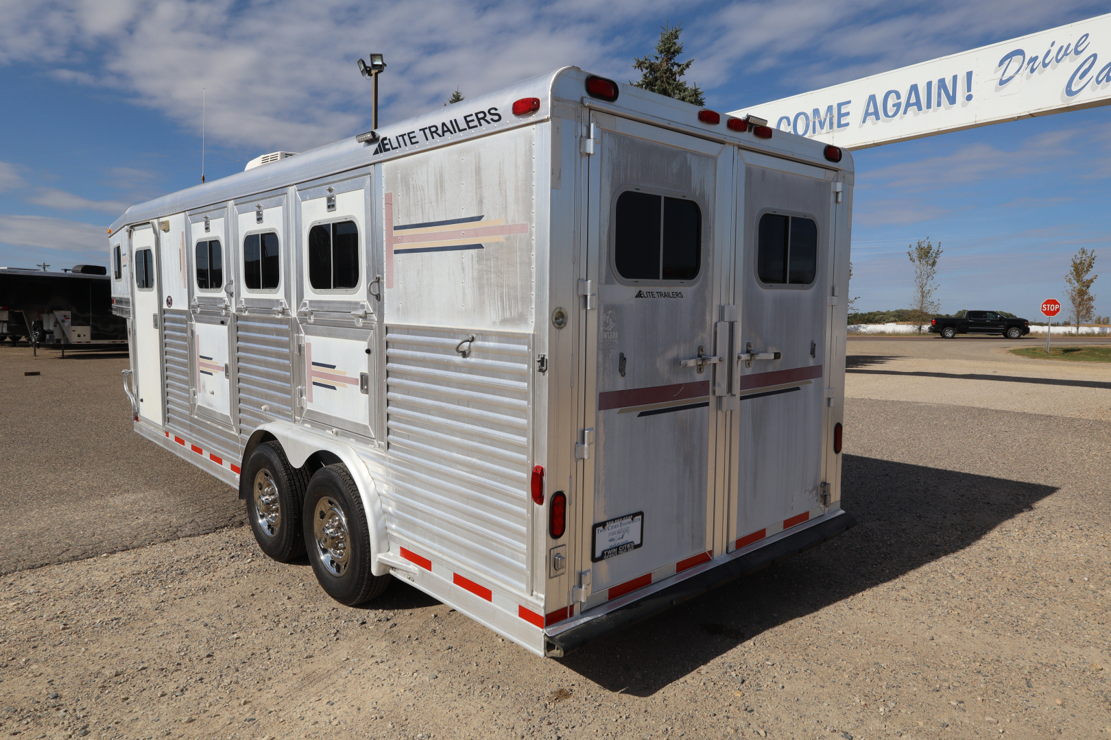 Used 2001 Elite Trailers 3 Horse Weekender Horse Trailer