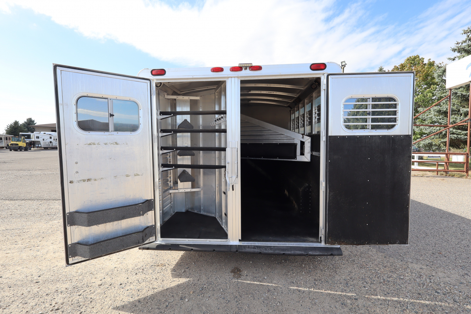 Used 2001 Elite Trailers 3 Horse Weekender Horse Trailer
