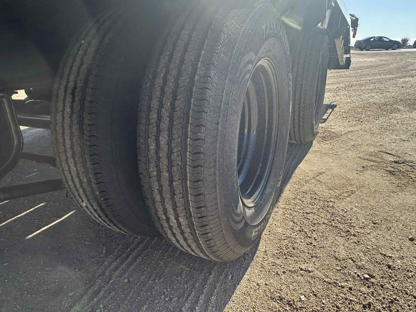 New 2026 PJ 25' Low-Pro Flatdeck with Duals (LD) Gooseneck (10k)