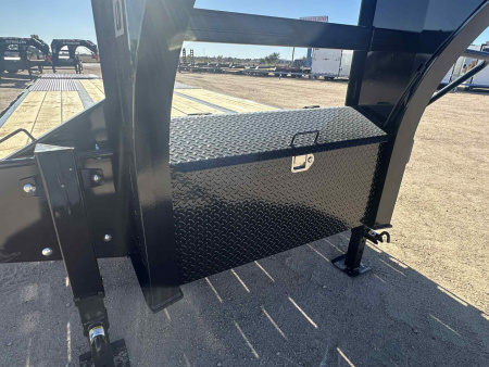New 2026 PJ 25' Low-Pro Flatdeck with Duals (LD) Gooseneck (10k)