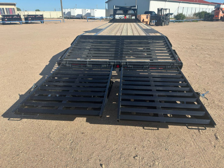 New 2026 PJ 25' Low-Pro Flatdeck with Duals (LD) Gooseneck (10k)