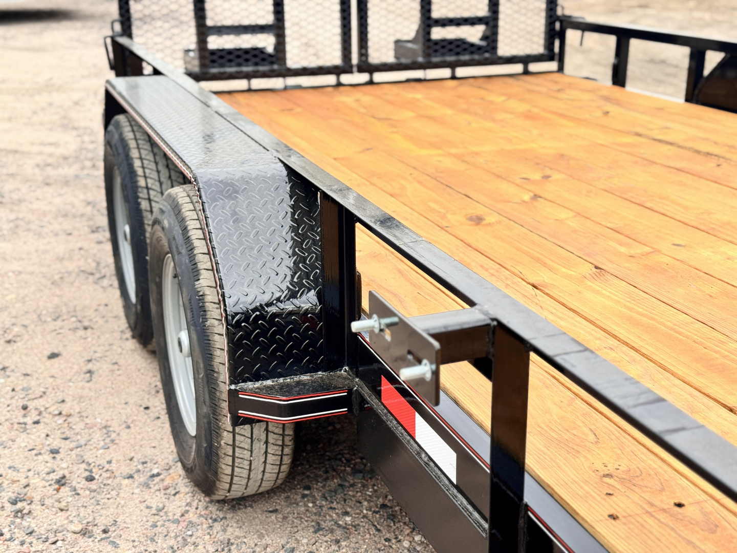 New 2026 Diamond T 7-16 Heavy Duty Tandem Axle Split Gate Utility 10K GVWR