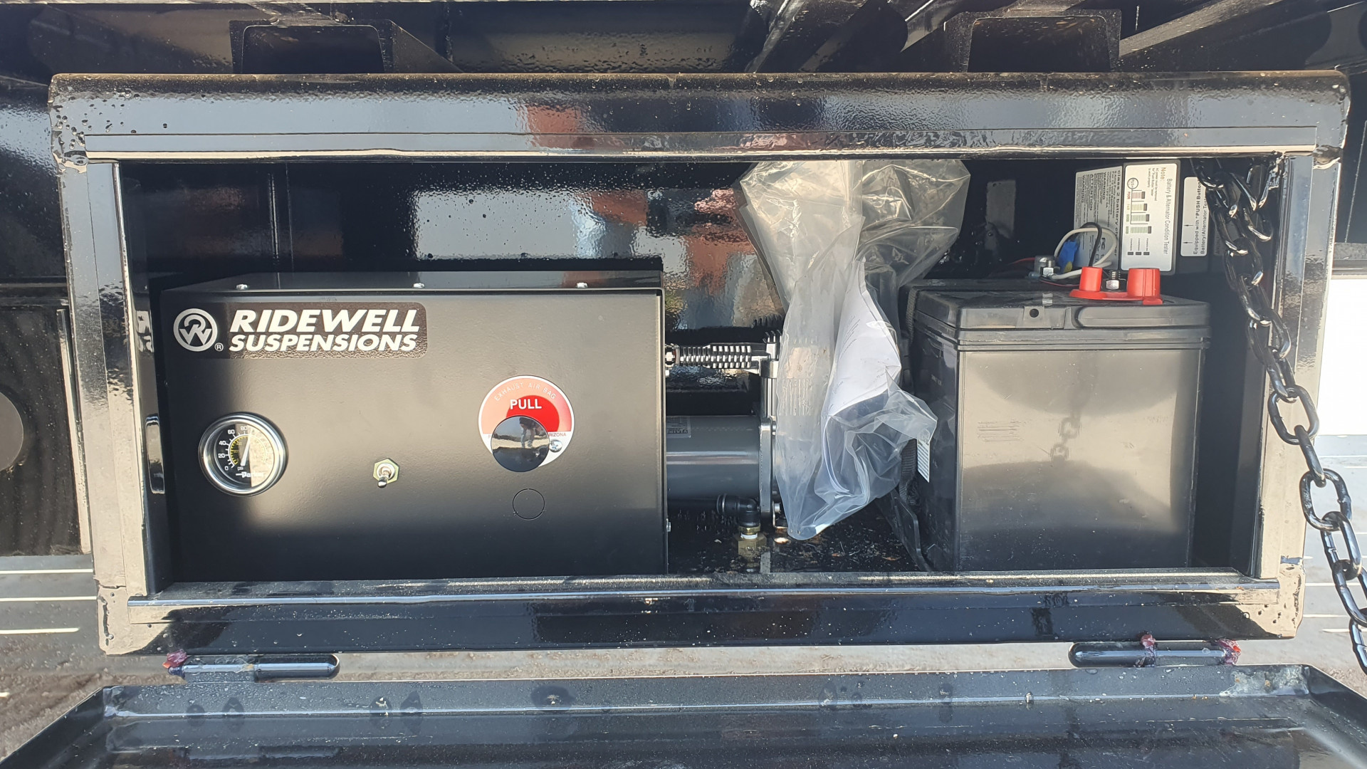 New 2026 PJ 102"x40' GN Low-Pro Air-Ride Flatbed w/ Duals - LD