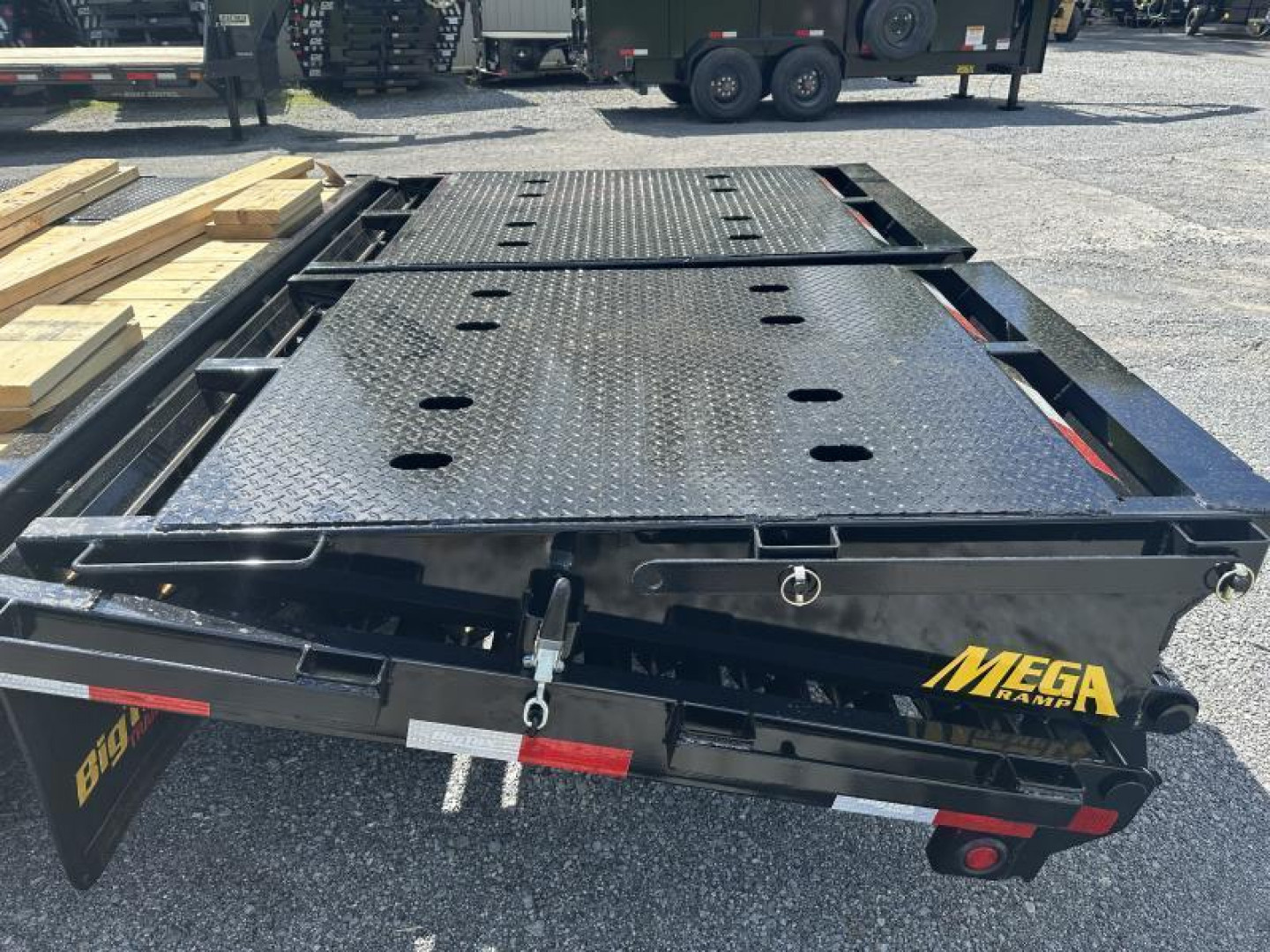 New 2026 Big Tex Trailers 22GN GN 102x 25 +5 Lo Pro DT MegaRamps Black Equipment Trailer