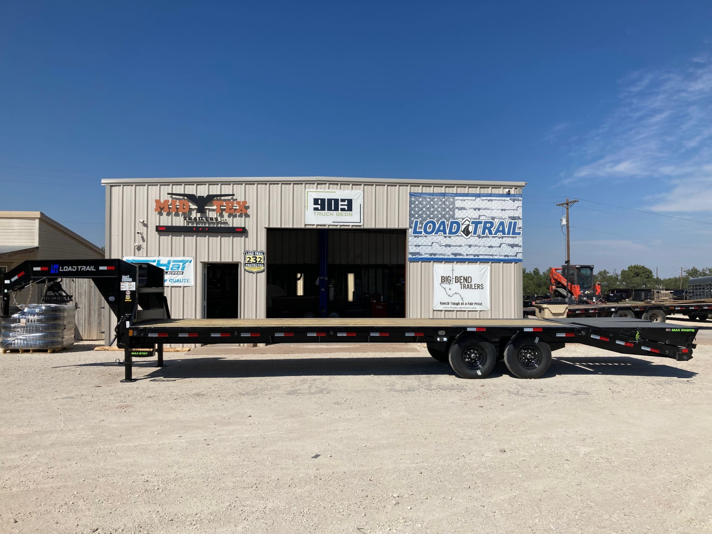 New 2026 Load Trail GP 102" x 30' Single Wheel Low-Pro Gooseneck