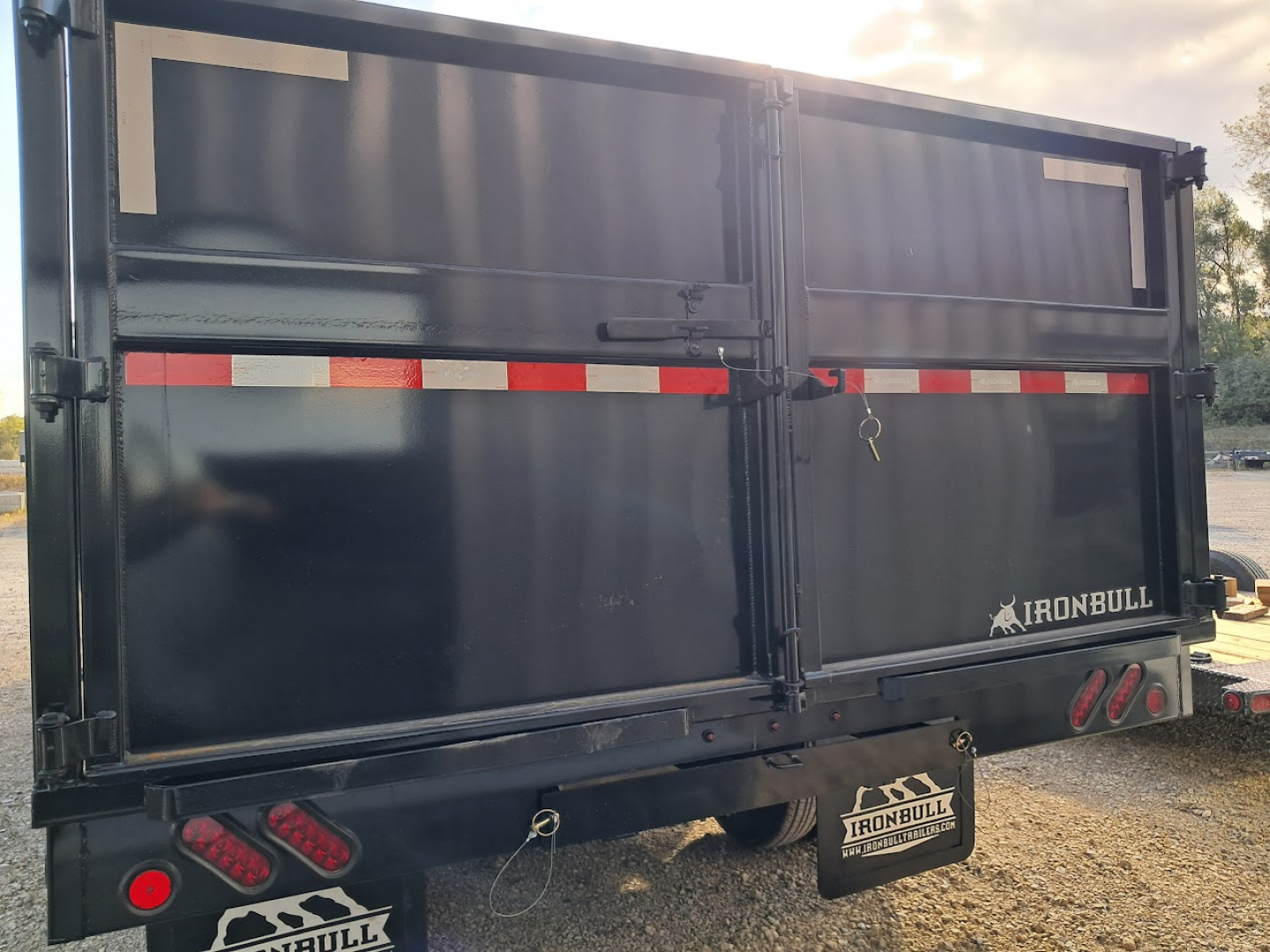 New 2026 Iron Bull DMG0220102-10000 Gooseneck Dump Trailer 25K