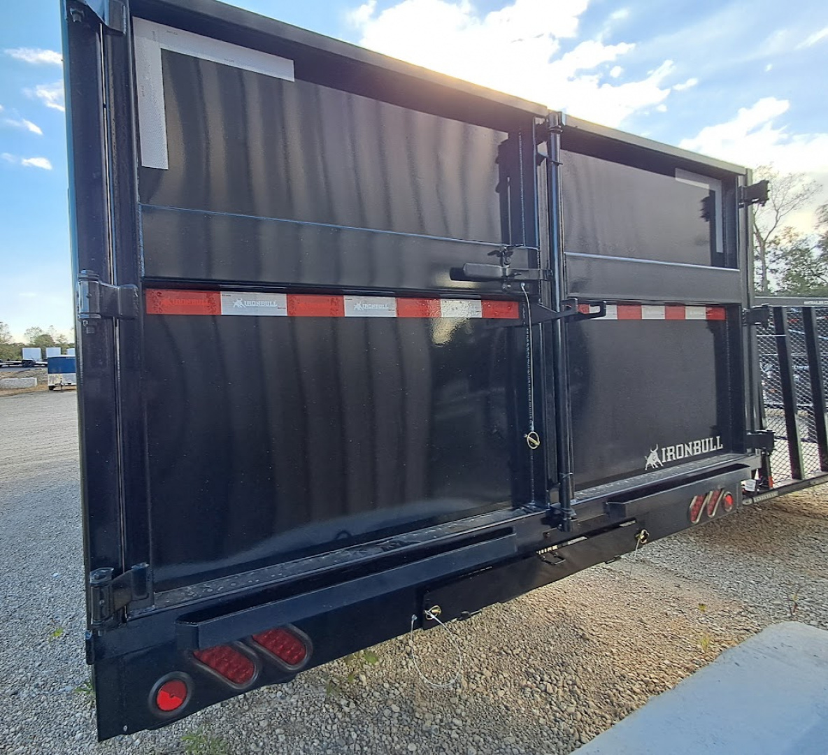 New 2026 Iron Bull DMG0220102-10000 Gooseneck Dump Trailer 25K