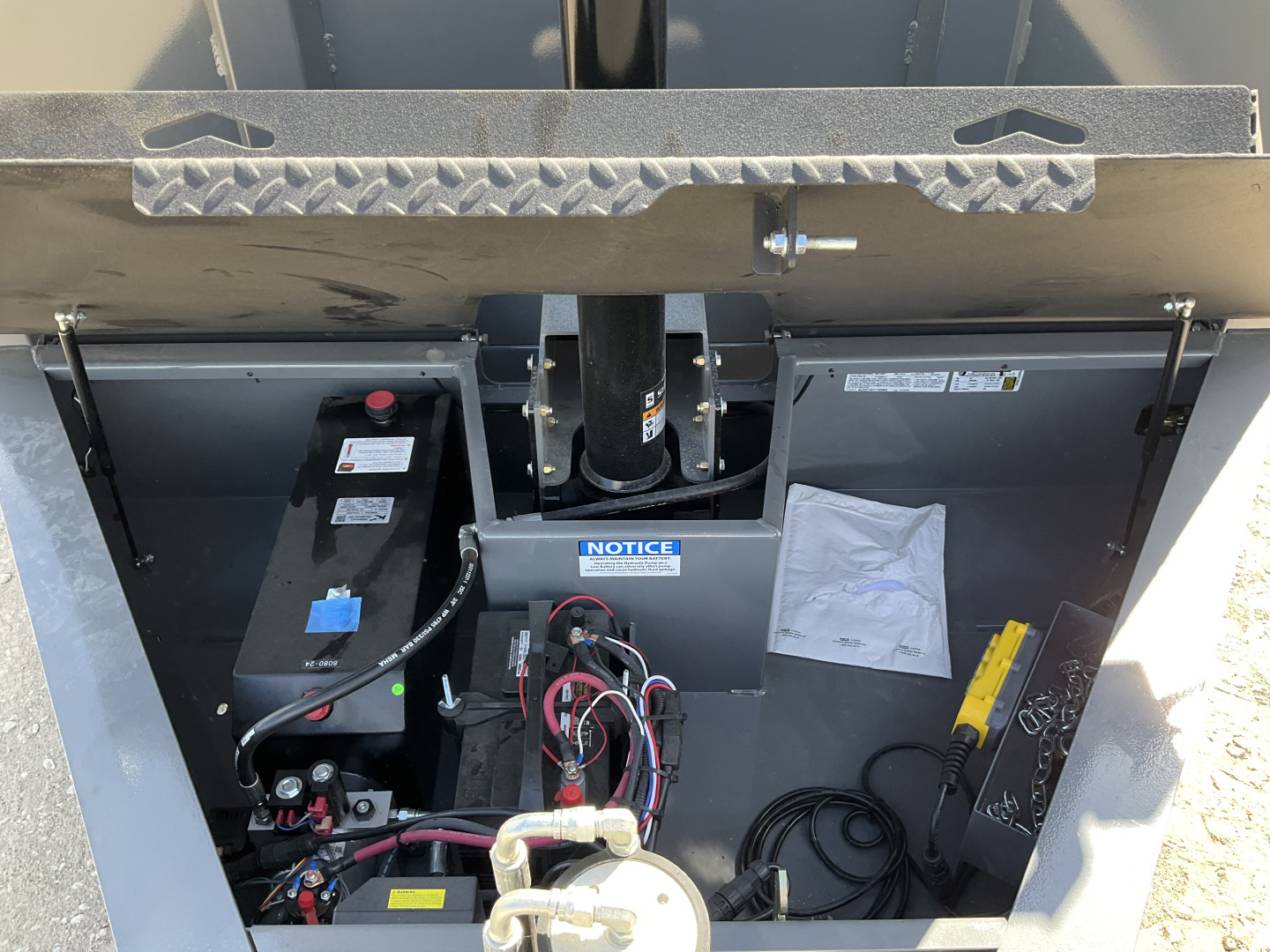 New 2026 Diamond C 82"x14' BP HD Low Profile Telescopic Dump w/ 44" Sides - LPT207 Pacesetter Edition