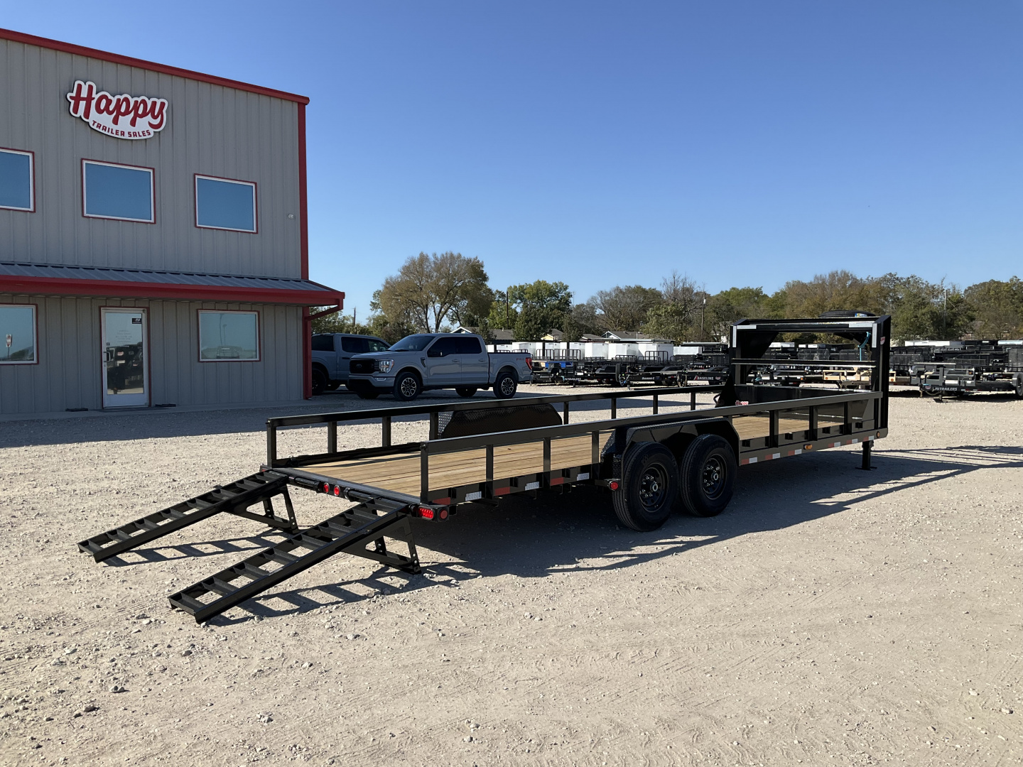 New 2026 PJ 83"x24' Gooseneck Angle Pipetop Trailer – P8