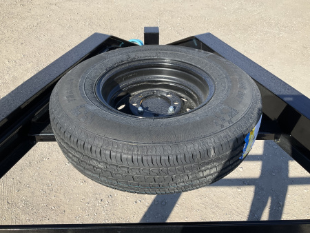 New 2026 PJ 83"x24' Gooseneck Angle Pipetop Trailer – P8