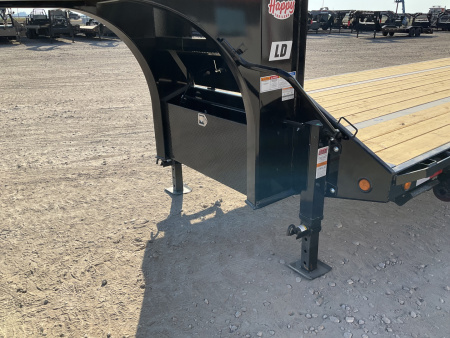 New 2026 PJ 102"x40' GN Low-Pro Flatbed w/ Duals - LD