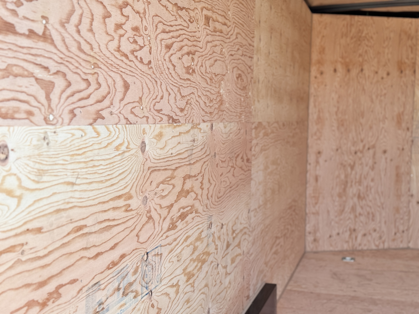 New 2026 Royal Cargo Trailers 7.5-16-1.5V Enclosed