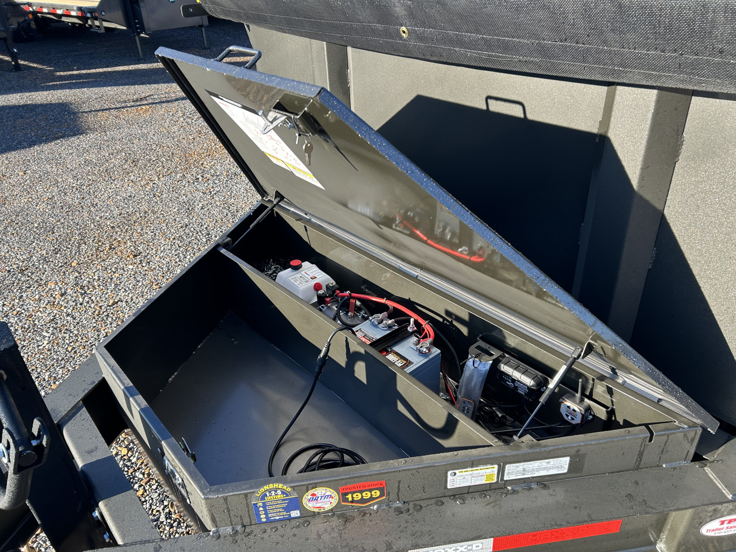 New 2026 MAXXD Dump Trailer | 83" x 14' 17.5K GVWR