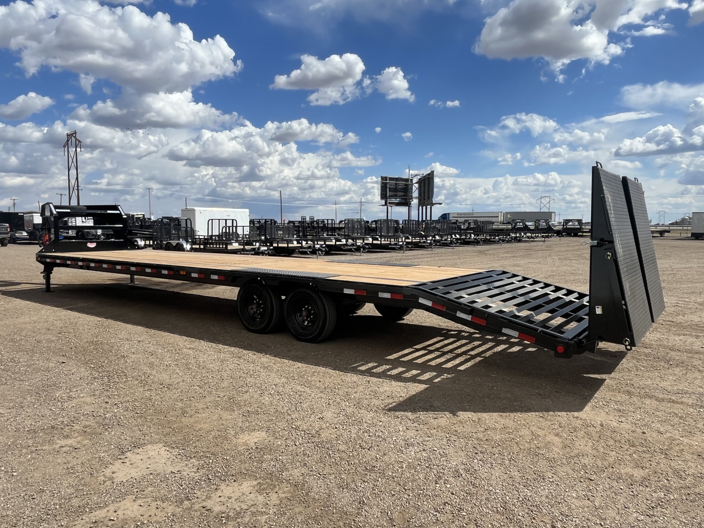 New 2026 PJ 102"x36' GN Low-Pro Flatbed w/ Singles - LX