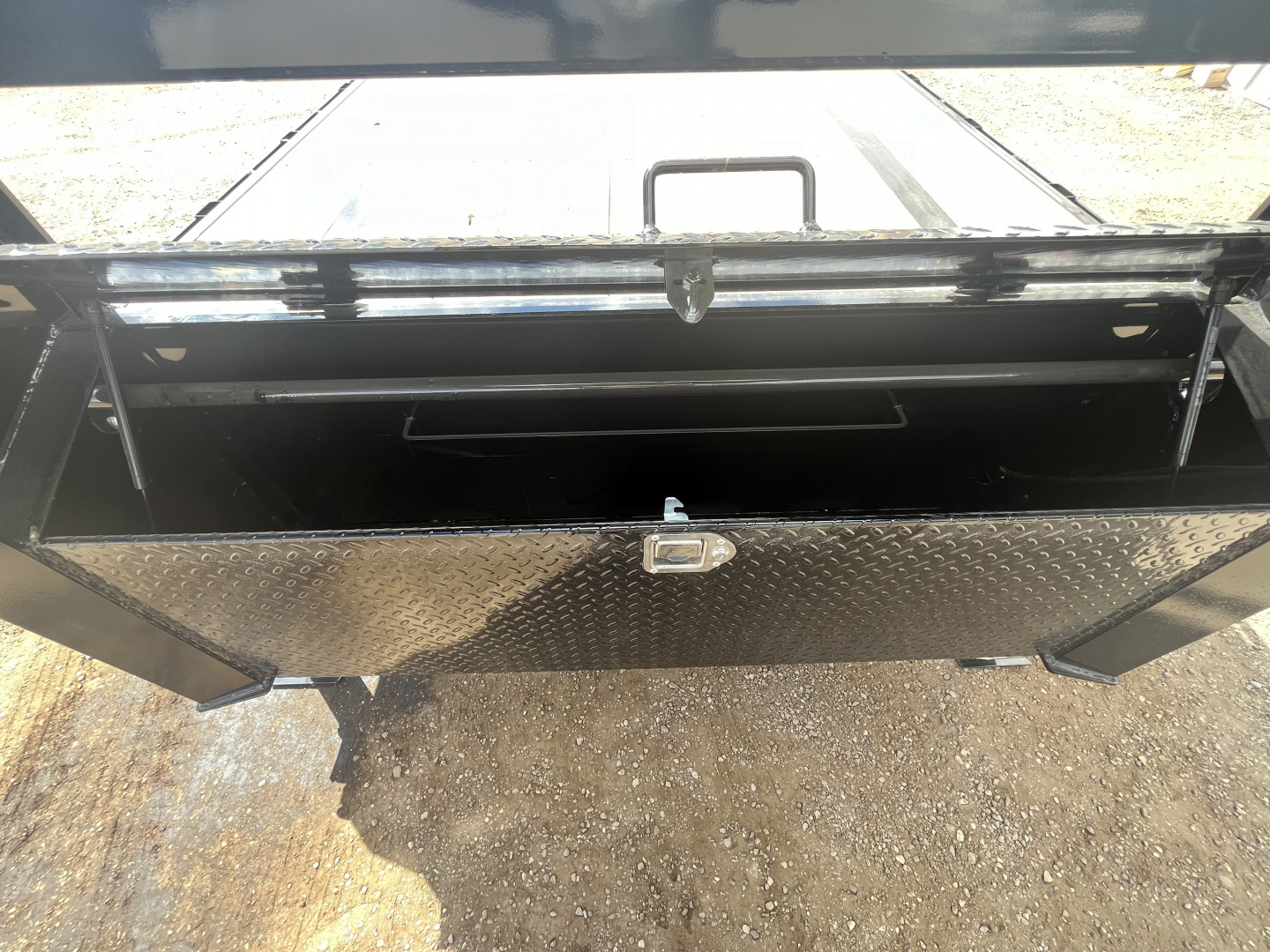 New 2026 PJ 102"x36' GN Low-Pro Flatbed w/ Singles - LX