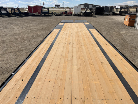 New 2026 PJ 102"x36' GN Low-Pro Flatbed w/ Singles - LX
