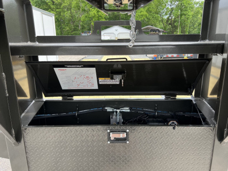 New 2026 MAXX-D YDB 32' HYD DOVE, HYD JACK Equipment Trailer