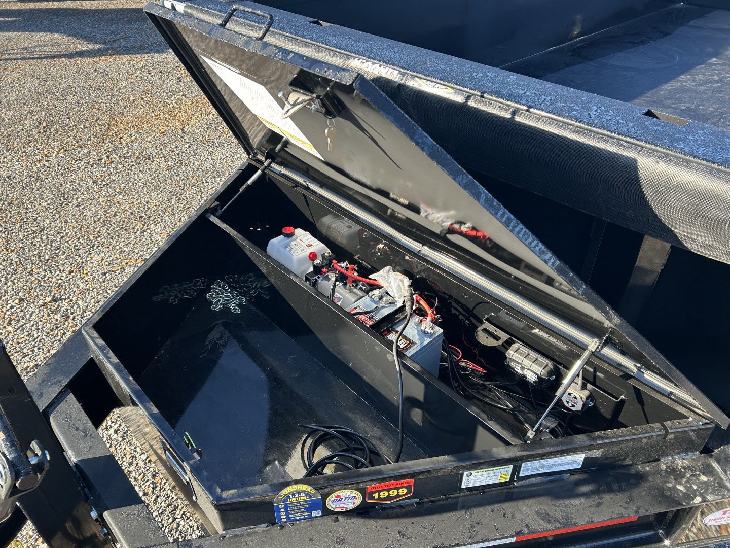 New 2026 MAXXD Dump Trailer | 14' x 83" | 14K GVWR