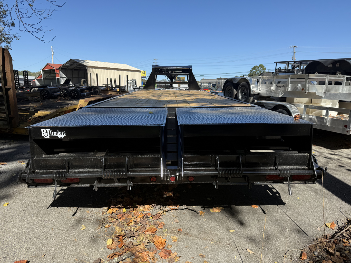 New 2026 P & T Trailers 14K 20+5 DECKOVER GN 10K JACK W/MEGA Equipment Trailer