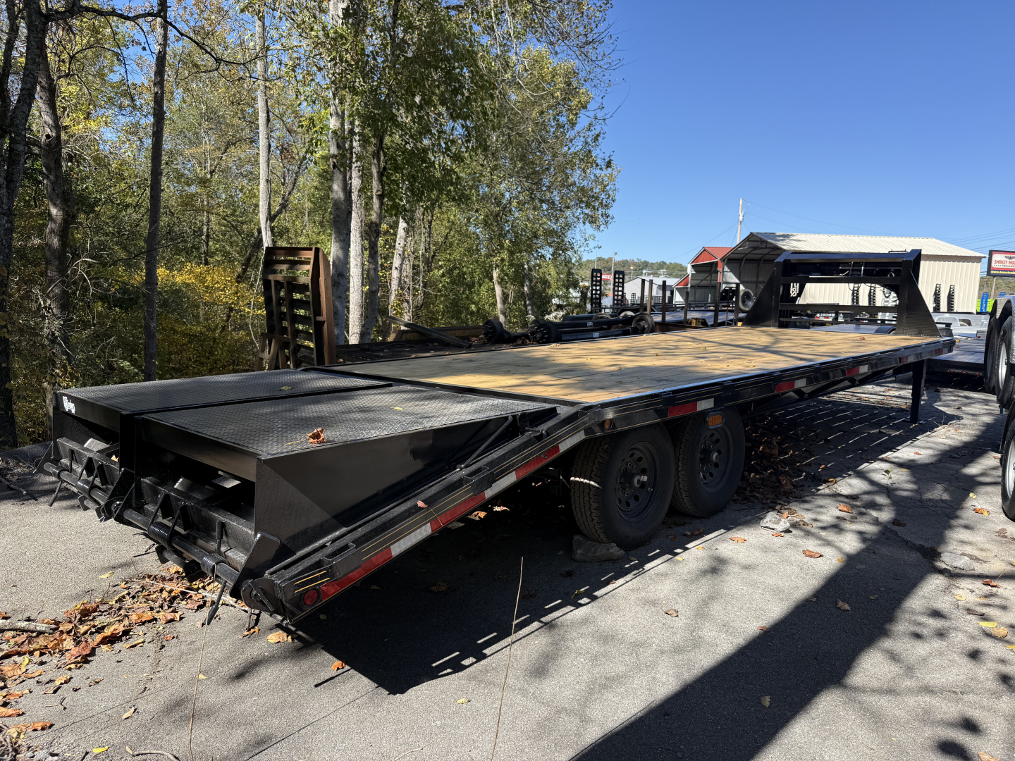 New 2026 P & T Trailers 14K 20+5 DECKOVER GN 10K JACK W/MEGA Equipment Trailer