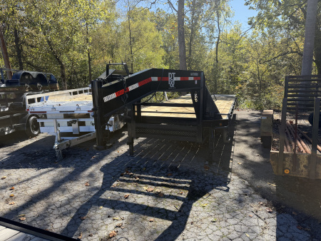 New 2026 P & T Trailers 14K 20+5 DECKOVER GN 10K JACK W/MEGA Equipment Trailer