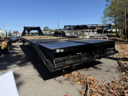 New 2026 P & T Trailers 14K 20+5 DECKOVER GN 10K JACK W/MEGA Equipment Trailer