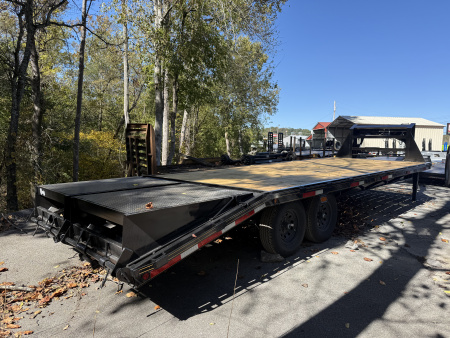 New 2026 P & T Trailers 14K 20+5 DECKOVER GN 10K JACK W/MEGA Equipment Trailer