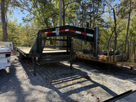 New 2026 P & T Trailers 14K 20+5 DECKOVER GN 10K JACK W/MEGA Equipment Trailer