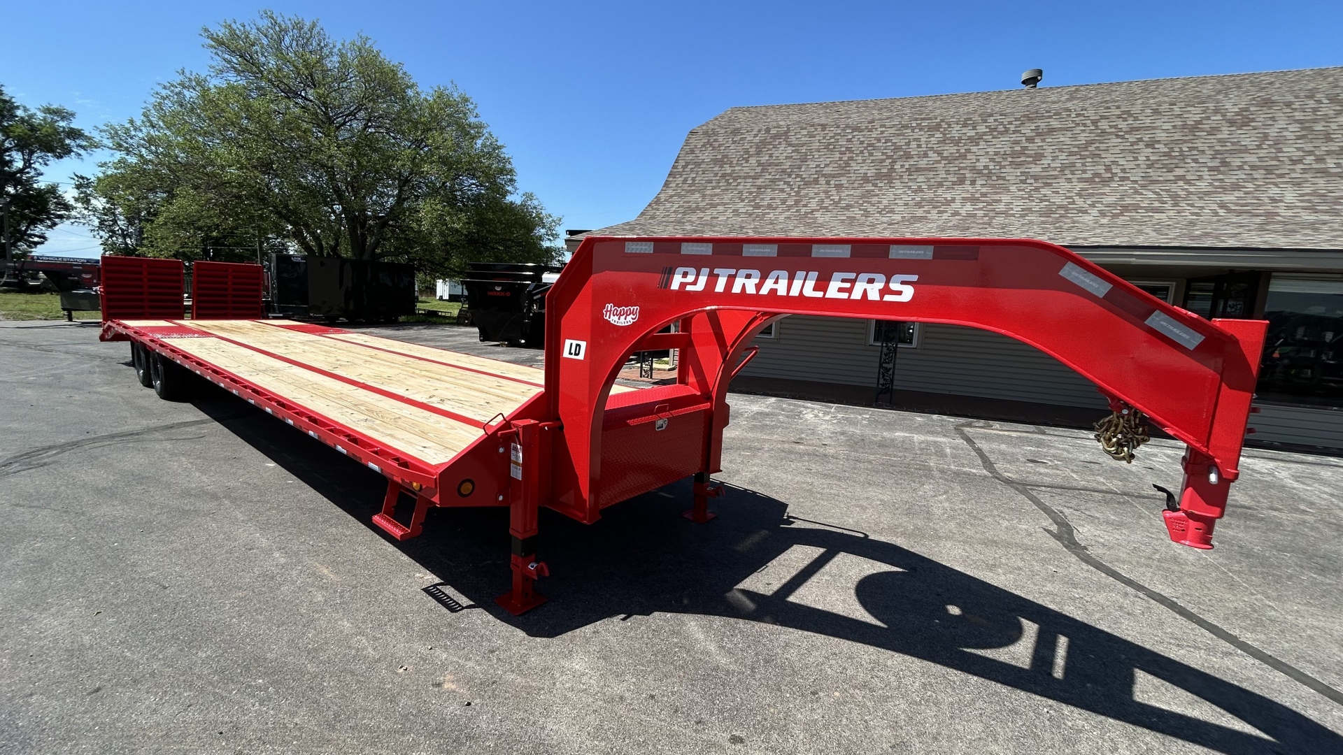 New 2026 PJ 102"x40' GN Low-Pro Flatbed w/ Duals - LD