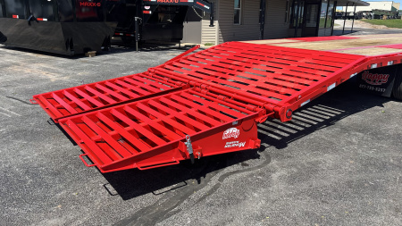 New 2026 PJ 102"x40' GN Low-Pro Flatbed w/ Duals - LD