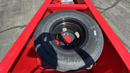 New 2026 PJ 102"x40' GN Low-Pro Flatbed w/ Duals - LD