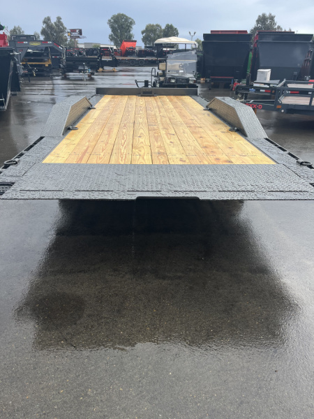 New 2026 MAXX-D T6B10220 Equipment Trailer