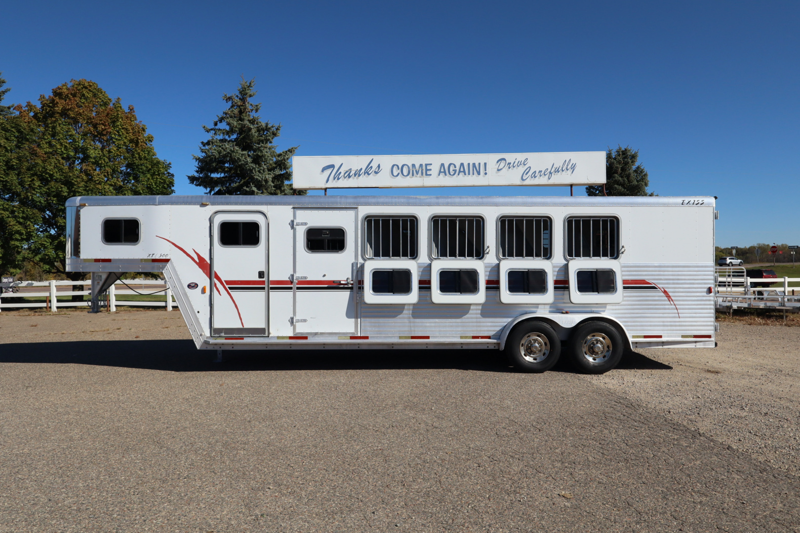 Used 2002 Exiss Trailers 5 Horse Gooseneck Horse Trailer