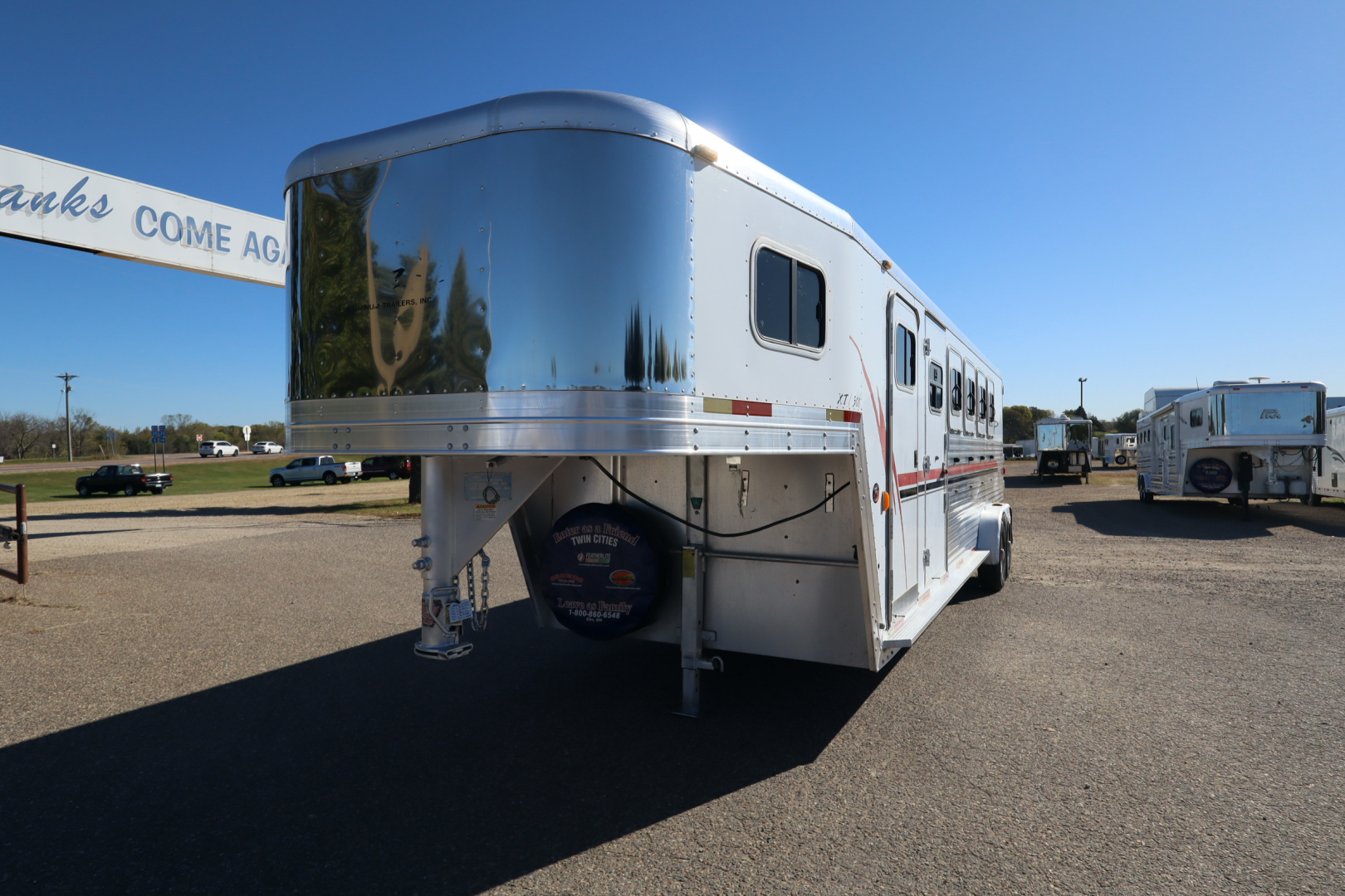 Used 2002 Exiss Trailers 5 Horse Gooseneck Horse Trailer