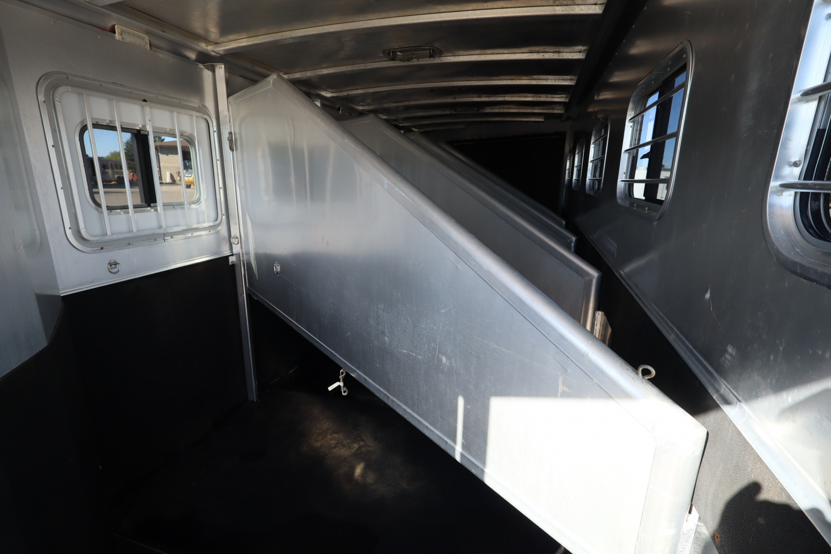 Used 2002 Exiss Trailers 5 Horse Gooseneck Horse Trailer