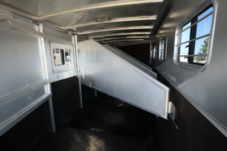 Used 2002 Exiss Trailers 5 Horse Gooseneck Horse Trailer