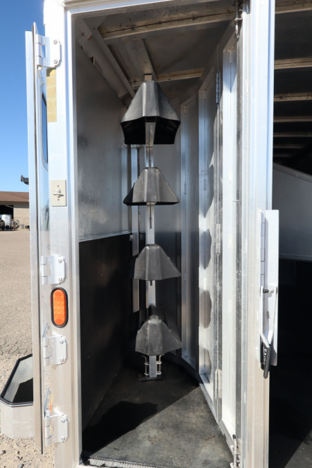 Used 2002 Exiss Trailers 5 Horse Gooseneck Horse Trailer