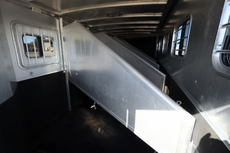 Used 2002 Exiss Trailers 5 Horse Gooseneck Horse Trailer