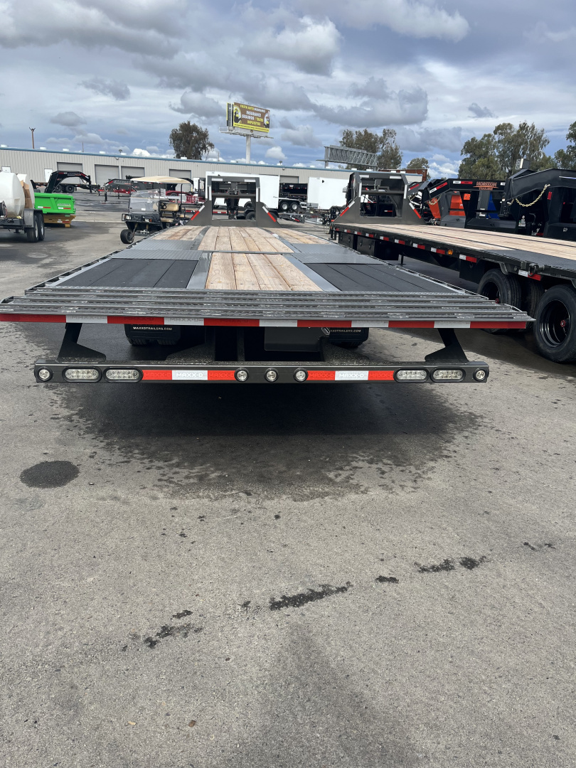 New 2026 MAXX-D YHB10240 Flatbed Trailer