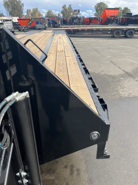 New 2026 MAXX-D YHB10240 Flatbed Trailer
