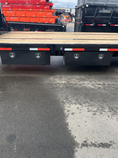 New 2026 MAXX-D YHB10240 Flatbed Trailer